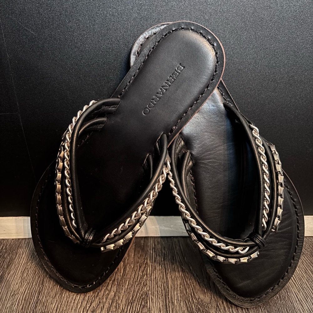 Brazilian Bernardo Miami style Black Leather Sandals with Silver Accents